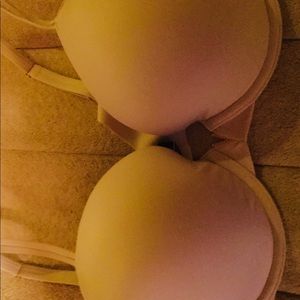 Victoria’s Secret Beautiful Bra!